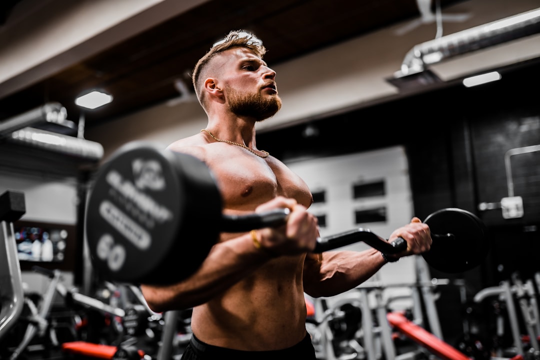 Fitness tips die echt werken: zo bouw je een gezonde sportgewoonte op